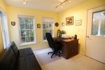 Quite Office Room in Private Valley Home Near Town Square